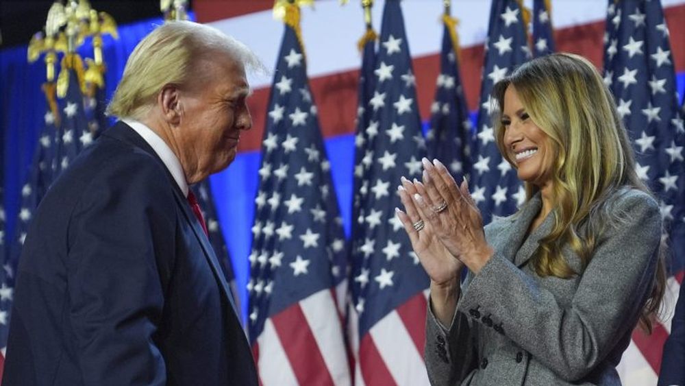 Dieta cu care se menține în formă Melania Trump, devenită a doua oară Prima Doamnă a Statelor Unite / La micul dejun bea un smoothie din spanac, țelină, banană, iaurt, afine, zmeură și Omega-3 / La prânz și cină consumă cantități importante de legume