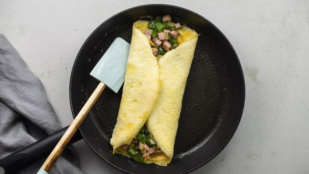 Omleta Denver, o rețetă ce poate fi personalizată în funcție de preferințe sau de ce ai în cămară