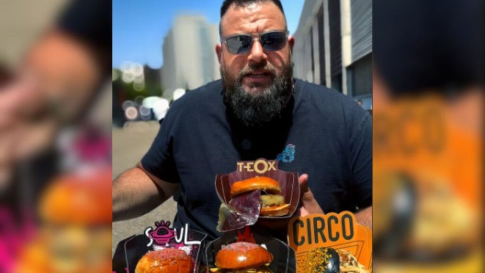 VIDEO | Cel mai scump hamburger din lume costă peste 9.000 de euro și obligă la un „pact de confidențialitate” pe cei care îl gustă. Recenziile sunt interzise