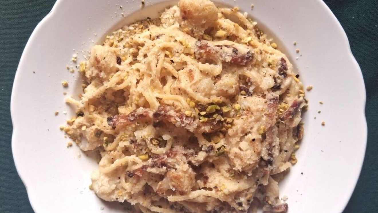 Pastele de vineri seara. Spaghetti cu bacon și cremă de conopidă. O rețetă de toamnă, gustoasă, rapidă și echilibrată - foto pas cu pas