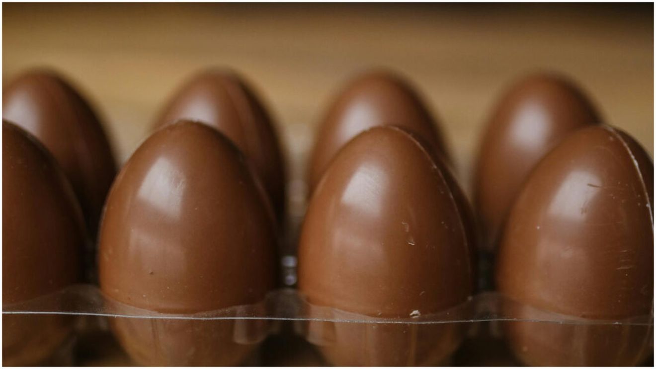 Poliţia italiană a confiscat două tone de ouă de ciocolată şi de cozonac înainte de Paște