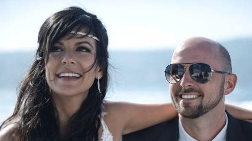 Dezvăluiri: Ce afaceri dețin proprietarii barului din Elveția unde au murit 40 de tineri / Cei doi soți mai au un bar specializat în hamburgeri și un restaurant care servește specialități din Corsica