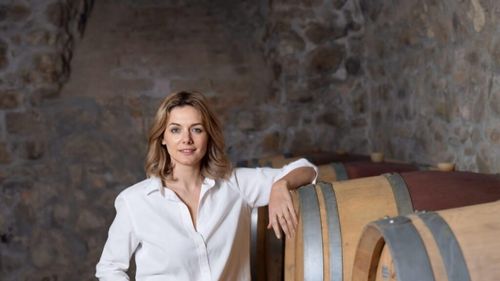 INTERVIU | De ce vinul românesc rămâne invizibil în străinătate? Marinela Ardelean, critic de vin şi autor: „Cred că seamănă cu un atlet excelent care ajunge la o echipă mare, dar nu performează pentru că nu se poate ajusta la viața de zi cu zi”