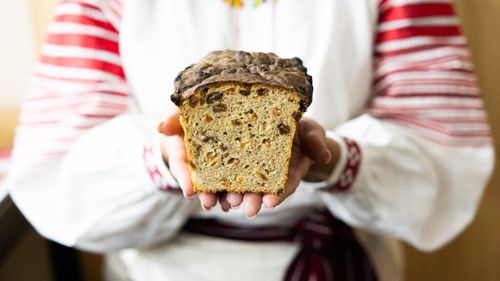 Analiză New York Times: De ce 2026 va fi anul „luxului discret” în gastronomie / „Consumatorul se întoarce către alimente integrale, către pâinea cu maia, varza murată și conservele făcute în casă”