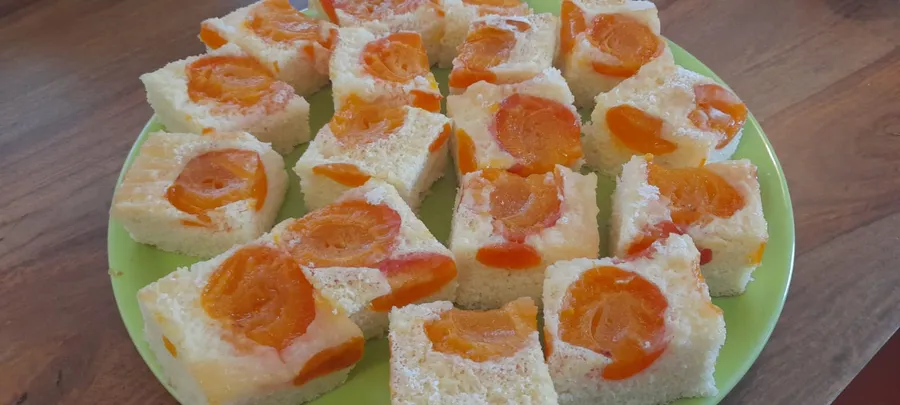 pandispan cu caise, foodlife, retete, retetele Juanitei, pandispan, desert