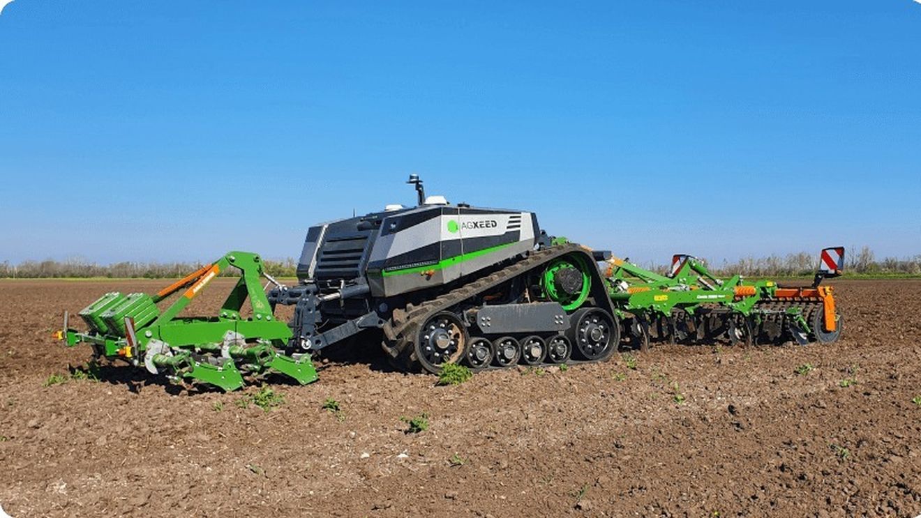 VIDEO Tractorul autonom fără cabină AgBot 5.115T2, testat la o fermă din Călărași / Fermier: Vrem să-l folosim în perioadele de vârf și la lucrări repetitive