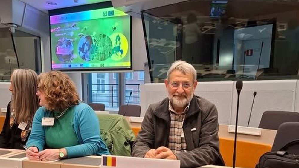 Războiul neonicotinoidelor, pro și contra: urmează recursul!/ Constantin Dobrescu, Romapis: ”Fermierii ar trebui, așa cum s-au învățat cu pesticidele acestea foarte puternice, să se și dezvețe”/ Florentin Bercu, UNCSV: ”Anumiți fermieri vor refuza accesul apicultorilor, pe culturile lor agricole. Apicultorii sunt foarte bine veniți să rămână pe pajiștile naturale!”