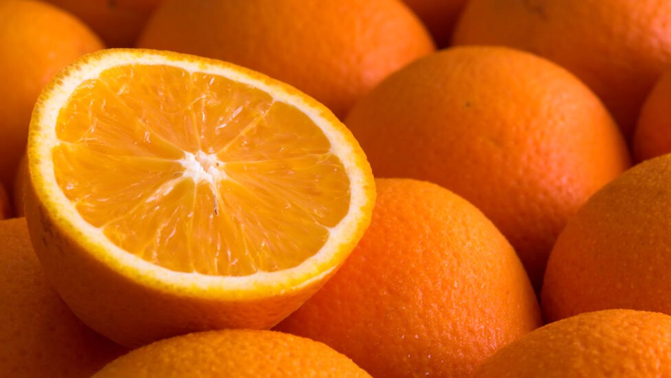 O portocală pe zi: Ce se întâmplă în organism dacă mănânci zilnic acest fruct bogat în vitamina C și antioxidanți / Beneficiile pot merge dincolo de susținerea imunității