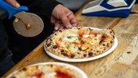 Palermo, orașul european în care street food-ul devine experiență gastronomică / Arancine, panelle, sfincione și pani ca meusa sunt câteva dintre preparatele pe care le găsești „pe stradă”