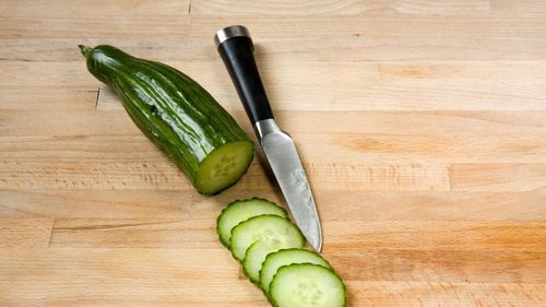 Leguma ideală pentru hidratarea corpului în perioada verii: 5 salate din castraveți cu dressing fresh | Rețetele Juanitei