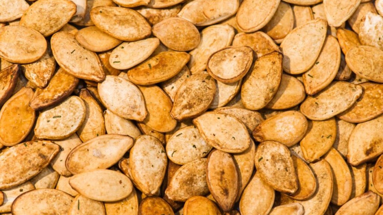 ABC în bucătărie. Cum se prăjesc semințele de dovleac în air fryer și ce condimente le putem adăuga