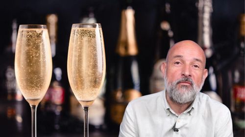 VIDEO | Connaisseur fără ifose (Ep. 44) | Ce nu ți-a spus nimeni despre diferența dintre prosecco și șampanie / Cezar Ioan îți explică de ce una e mai scumpă decât alta