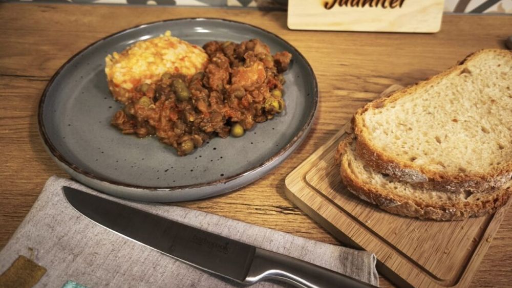 Rețetele Juanitei | Linte cu mazăre și legume/ Putem pune și carne sau să ne bucurăm de un preparat vegetarian