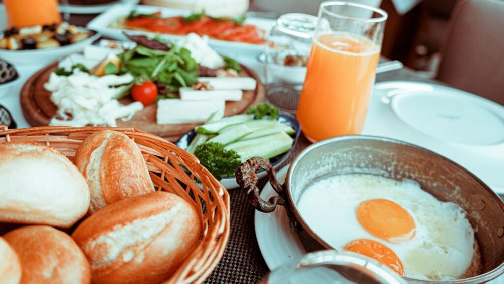 Șase rețete răcoritoare și delicioase pentru un brunch relaxat acasă/ Ideale pentru zilele de weekend călduroase când vin prieteni sau rude în vizită