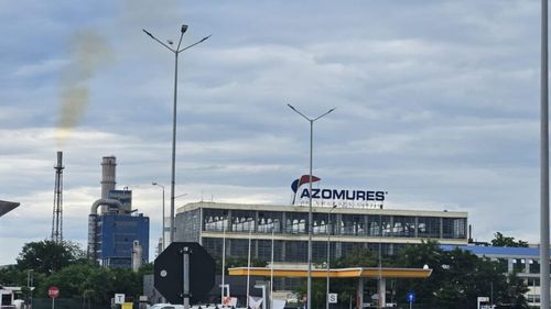 ECONOMEDIA: Risc sistemic pentru agricultura românească, odată cu începerea de concedieri la Azomureș, ultima fabrică de îngrășăminte / Dependența fermierilor de importuri poate deveni totală