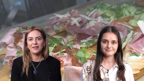 VIDEO | CANDY BAR | „Mixul de ingrediente și culori îți va lăsa gura apă” - Georgiana Dragomir, proprietara unei brutării artizanale din Iași, despre „bizuuri” / Este vorba despre crochete din pâine, reinterpretate în cheie modernă, cu diferite toppinguri