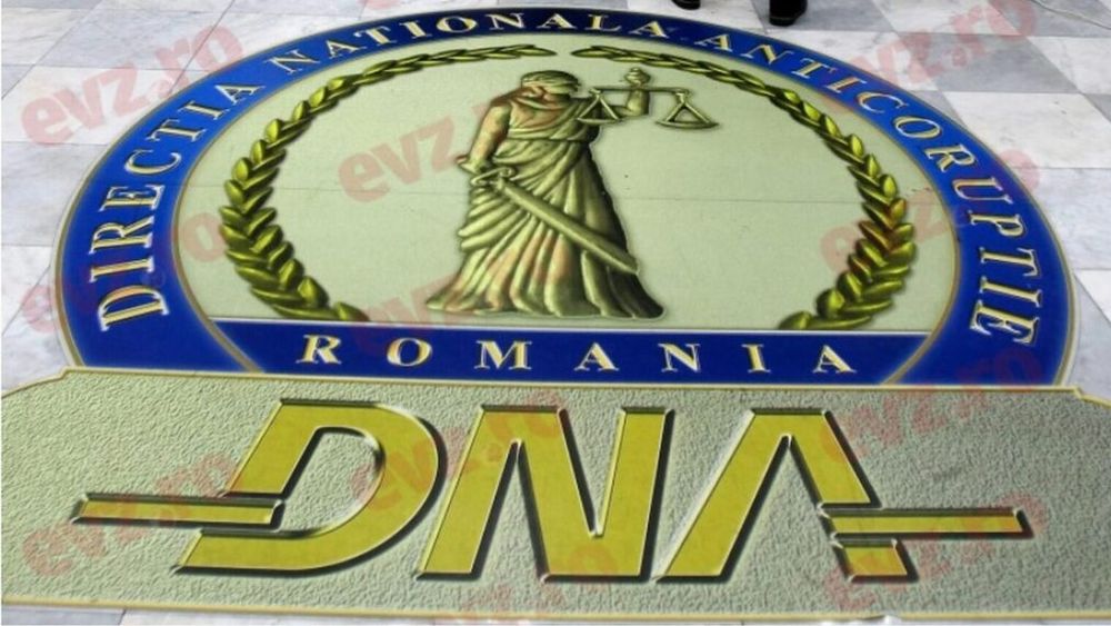 Poliţist de la IPJ Vâlcea, reţinut de DNA după ce a fost prins în flagrant delict când primea 2.000 de euro de la reprezentantul unui restaurant pentru a nu lua măsuri în urma unui control