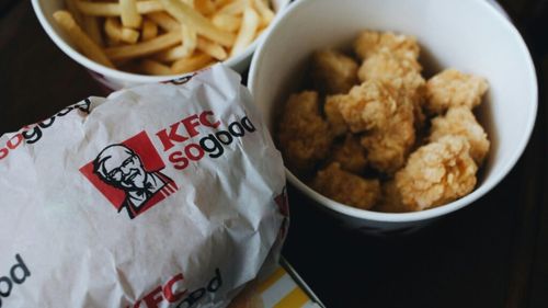 KFC a lansat meniul Forza care va putea fi cumpărat doar din restaurantele KFC Auto din Spania până pe 11 iulie