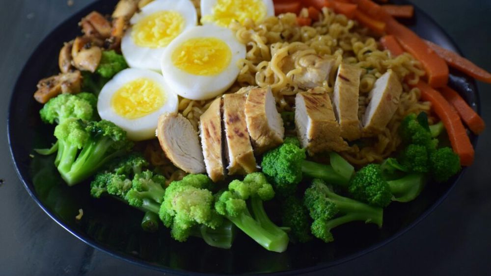 Ce este cromul și de ce avem nevoie de el în alimentația noastră / Acest mineral, prezent în morcovi, broccoli, cereale integrale, ouă și alte câteva alimente, reglează acțiunea insulinei, ajută la normalizarea glicemiei, susține sănătatea oaselor și reduce apetitul