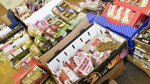 Brașov: Peste 50 de kilograme de produse agroalimentare confiscate au fost donate unei fundații caritabile