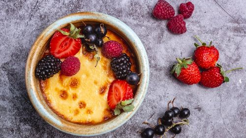 Cremă de zahăr ars cu dovleac și mult mai puțin zahăr în compoziție. Se face exact ca o cremă tradițională, mixând întâi dovleacul cu lapte