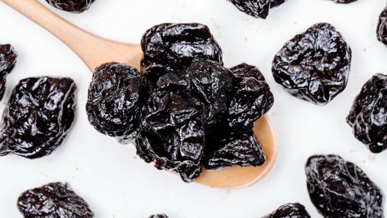 Care este cel mai bun moment din zi în care să consumi prune. Răspunsul nutriționiștilor / Cum pot fi incluse în alimentație