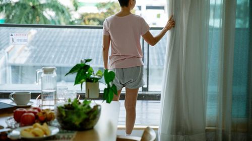 Ce să mănânci pentru a face față tratamentului pentru cancer? Medicii recomandă proteinele pe bază de plante, carnea slabă și fructele/ Prăjelile, alimentele rafinate și procesate sunt interzise