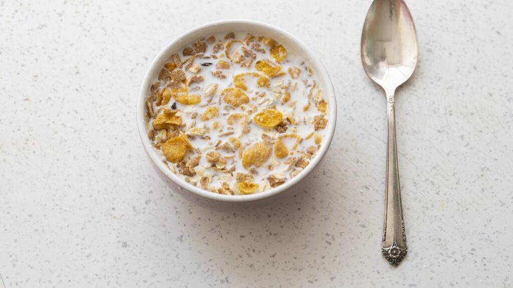 Cum te pot ajuta fulgii de ovăz să slăbești / "Oatzempic", o tendință virală de pe TikTok, îi promovează ca fiind un truc pentru pierderea în greutate / Care este părerea experților