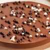 Tort „trei ciocolate” cu blat simplu de biscuiți. Desertul perfect de Sf. Maria, cu trei tipuri de ciocolată pentru o combinație perfectă de gust