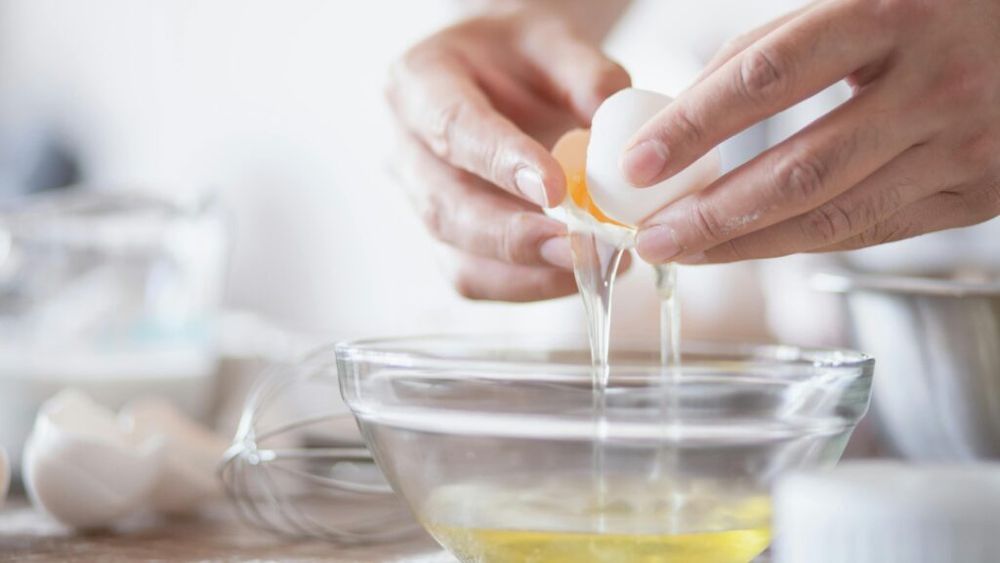 A doua viață a albușului de ou. Cum inovează industria alimentară italiană transformând acest produs din rest în resursă