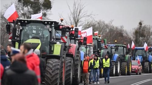 Agricultorii polonezi reiau blocada la un punct de frontieră cu Ucraina
