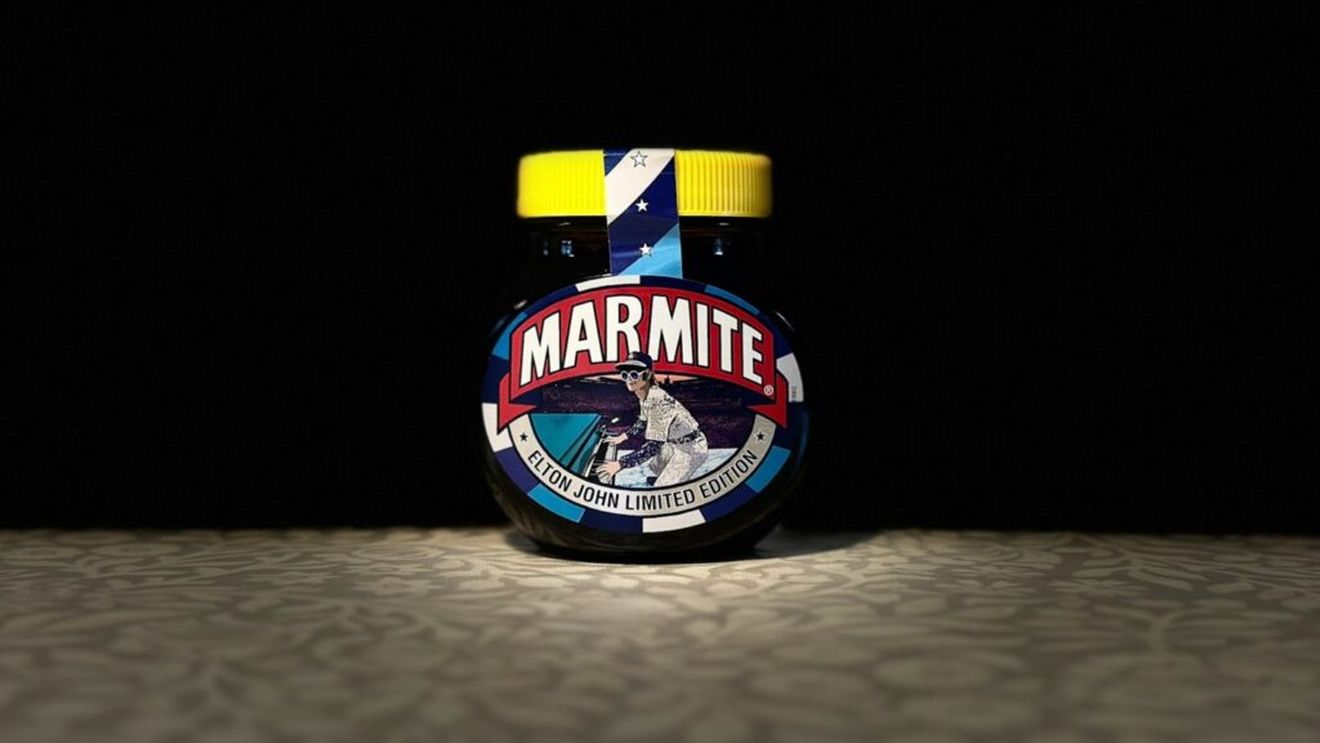 Ce gust are „Marmite”, pasta neagră și lipicioasă care a divizat consumatorii încă de la apariția sa, în 1902 / Aroma sa este descrisă ca fiind predominant sărată, cu accente pronunțate de umami și o ușoară notă amară