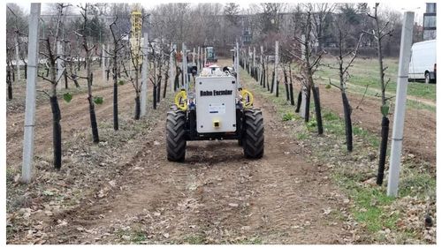 "Robo-fermierul", proiect inovativ în pomicultură, finanţat cu 360.000 de euro din fonduri europene
