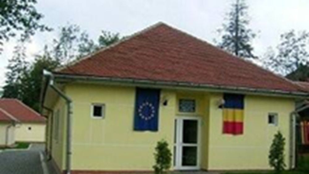 Șef al unui centru social din Sibiu, amendat pentru că i-a ţinut subnutriţi pe copiii internaţi acolo / Bucătăreasa, amendată și ea pentru că nu a păstrat probe alimentare din fiecare meniu