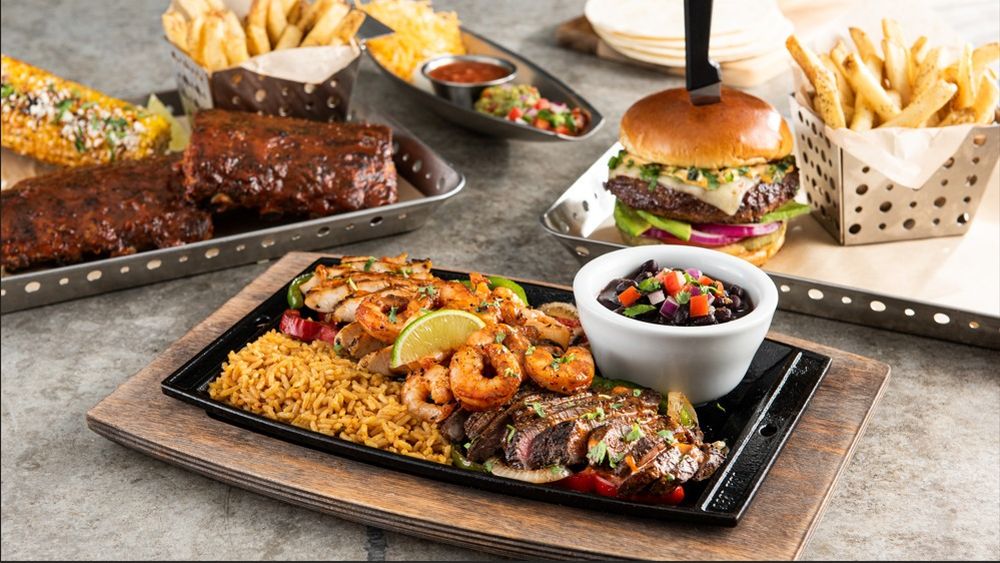 Chili’s vine în România cu un meniu „tex-mex” surprinzător: preparatele nu sunt picante. Ce vor găsi bucureștenii în cel mai mare restaurant din Băneasa Shopping City și, mai ales, la ce prețuri (P)