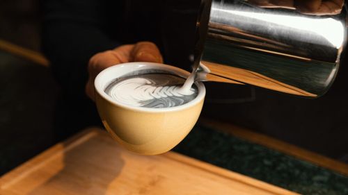 Care este cel mai bun lapte pentru spumare / Cafeaua are un gust mai bun și e mai apetisantă cu spumă de lapte / Pentru cappuccino, latte sau flat white, calitatea spumei este esențială