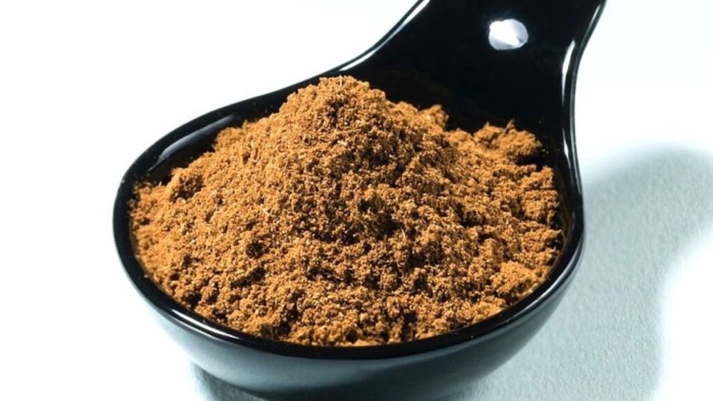 Amestec de condimente cu arome de Crăciun bun la toate. Cum se prepară pisto napoletano, de folosit acasă sau de oferit cadou de sărbători