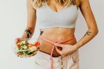 Capcana dietelor restrictive/ Nutriționist: Cu cât mănânci mai puțin, cu atât mai multă grăsime abdominală poți acumula