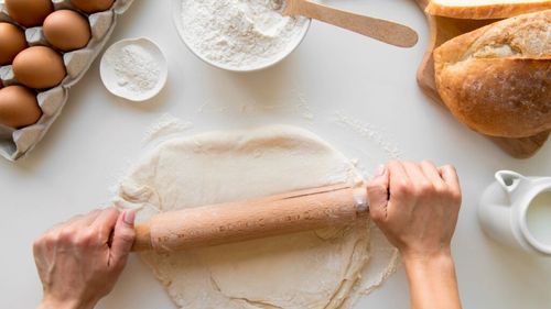 ABC în bucătărie. Care sunt principalele aluaturi din făină de grâu și la ce se folosește fiecare. Te ajută să știi dinainte daca o rețetă „iese” sau nu