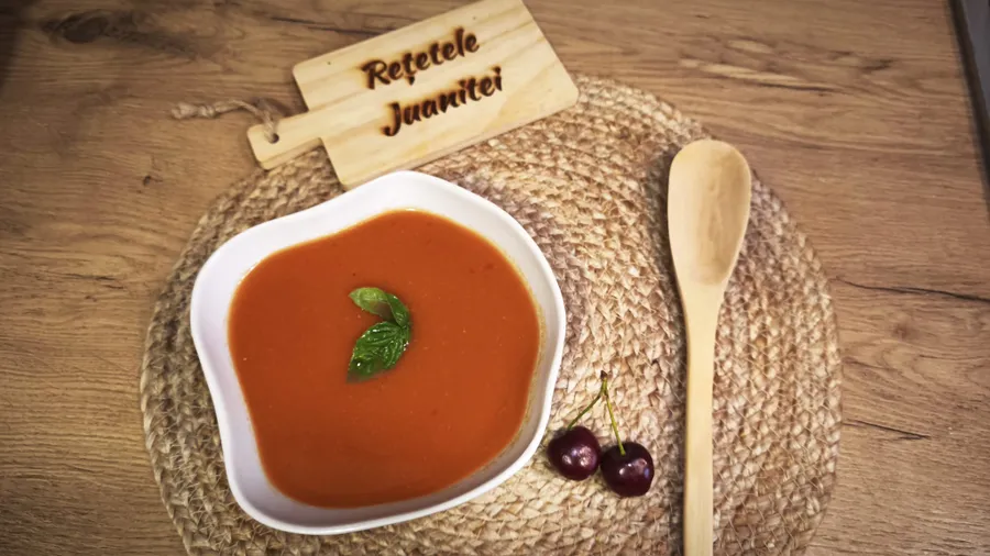 video-foto-retetele-juanitei-gazpacho-cu-cirese-supa-traditionala-spaniola