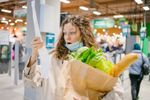 Cum poți reduce cheltuielile de la supermarket fără să cumperi mai puțin / Strategia care câștigă popularitate
