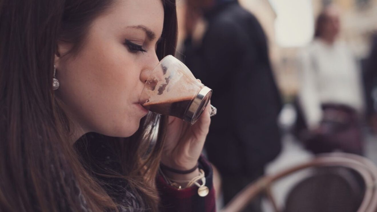 Ce se întâmplă în corpul tău când renunți la cofeină sau o reduci/ Vei merge mai puțin la toaletă, vei dormi mai bine și îți va scădea tensiunea arterială