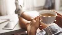 Cafeaua de dimineață lasă urme în intestin. Cercetătorii au eliminat-o timp de două săptămâni și au observat cum se schimbă microbiomul
