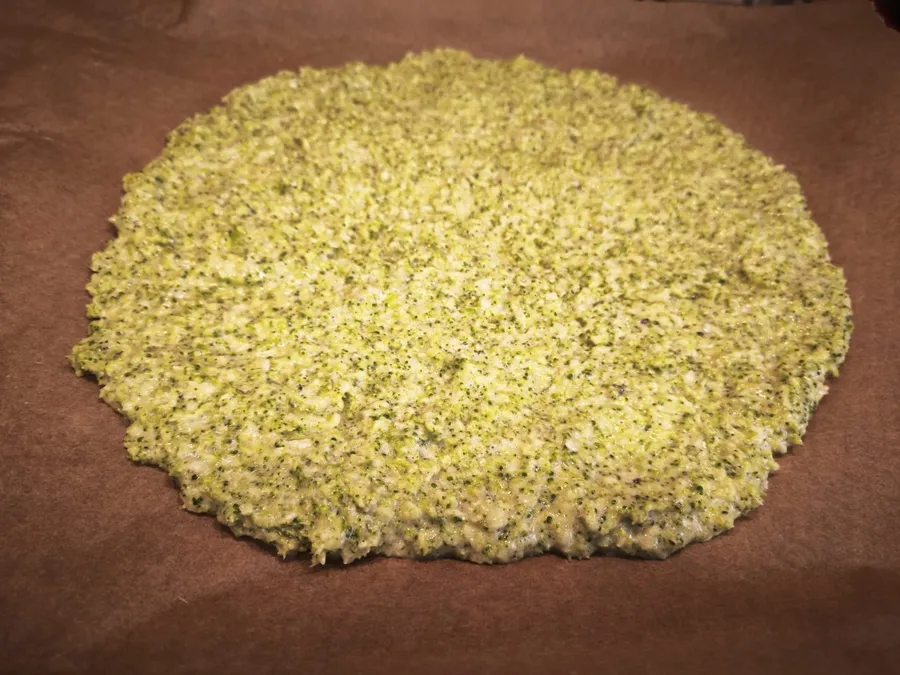 pizza cu blat de broccoli