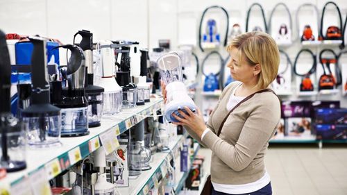 Nouă din zece români intenţionează să cumpere ceva cu ocazia Black Friday 2025 (studiu) / 45% vor să cumpere electrocasnice