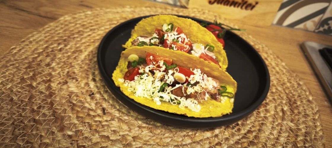 VIDEO | Rețetele Juanitei | Tacos cu resturile de carne de la friptura de miel/ Redu risipa de mâncare folosind ce a rămas de la Paște