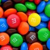M&M’s renunță temporar la două culori celebre. Revoluția coloranților afectează și cunoscutele bomboane