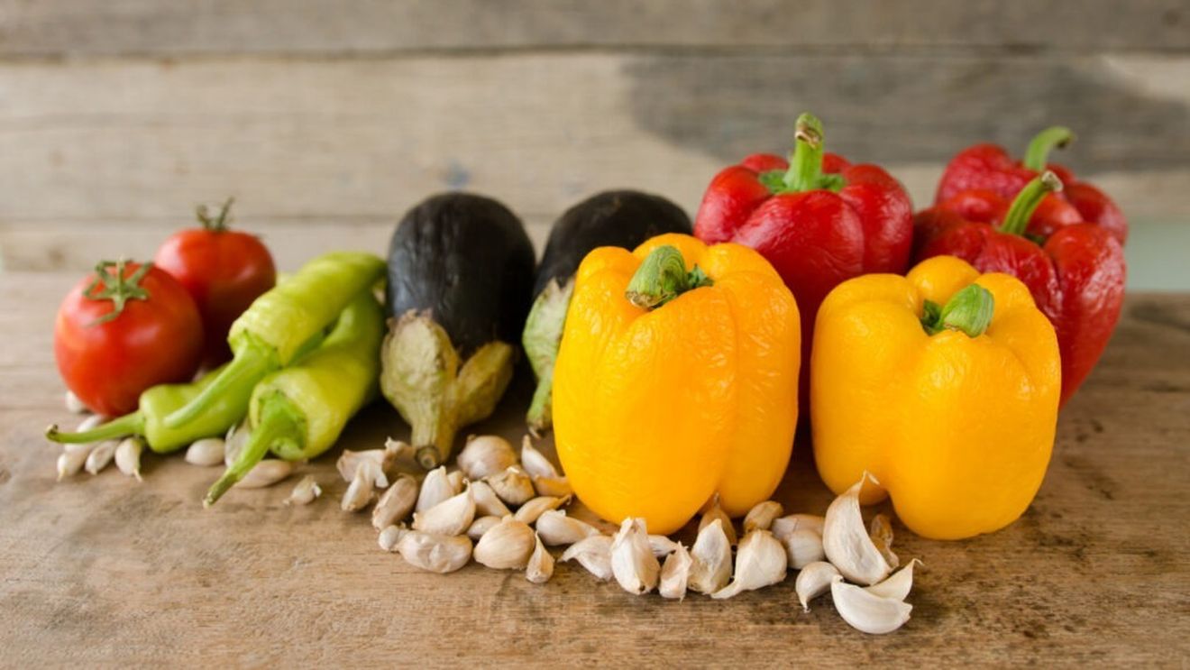 Cum să eviți ofilirea legumelor și fructelor în frigider / Câteva idei care te vor ajuta să reduci risipa alimentară și își vor salva câțiva lei