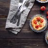10 rețete cu roșii gata în 15 minute. Idei rapide pentru prânz, cină sau gustare: de la salată cu brânză la gazpacho