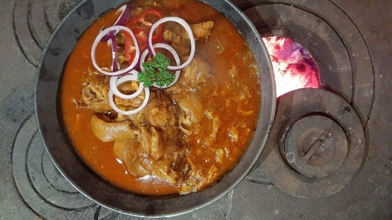 Gastronomia locală, secretul succesului pentru afacerile din zona rurală / „Mâncăruri gătim la hotar, și ungurește și românește, cum am învățat de la părinții mei”